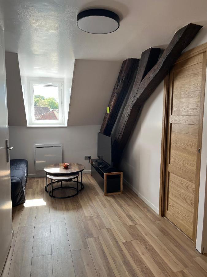 Appartement De La Fontaine A La Tour Du Pin Hyper Centre Parking Prive Luaran gambar